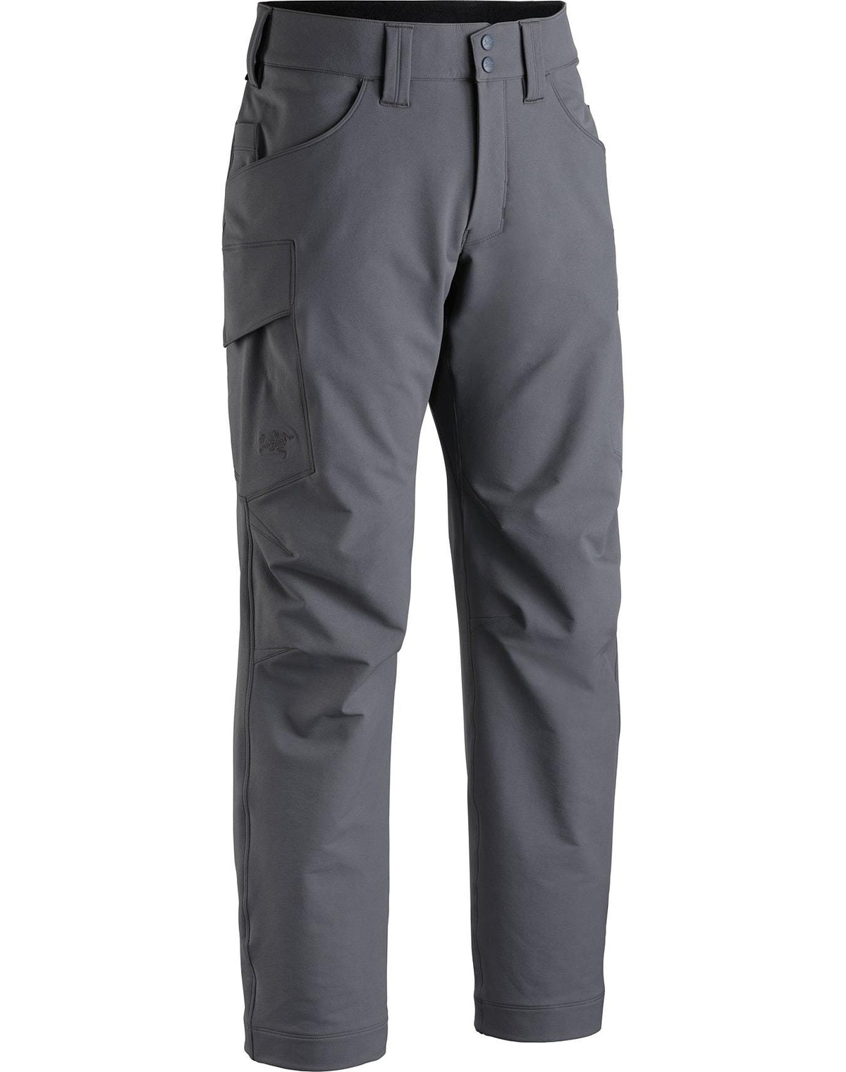 Die ARC'TERYX LEAF Arc'teryx Patrol Pant AR Men's in Wolf hat Seitentaschen, einen Knopf- und Reißverschluss vorne und eine lockere Passform. Hier vor einem weißen Hintergrund abgebildet.