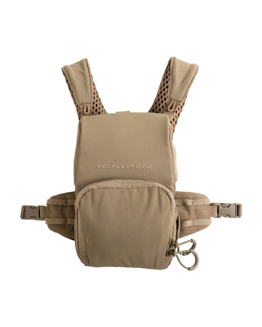 Der EBERLESTOCK Bravo Modular Bino Pack Large in hellbraun hat gepolsterte Schultergurte, verstellbare Seitenschnallen, eine Netzrückwand und eine Fronttasche mit Reißverschluss. Auf der Vorderseite ist der Schriftzug "EBERLESTOCK" eingeprägt - ideal als Fernglas-Tasche.