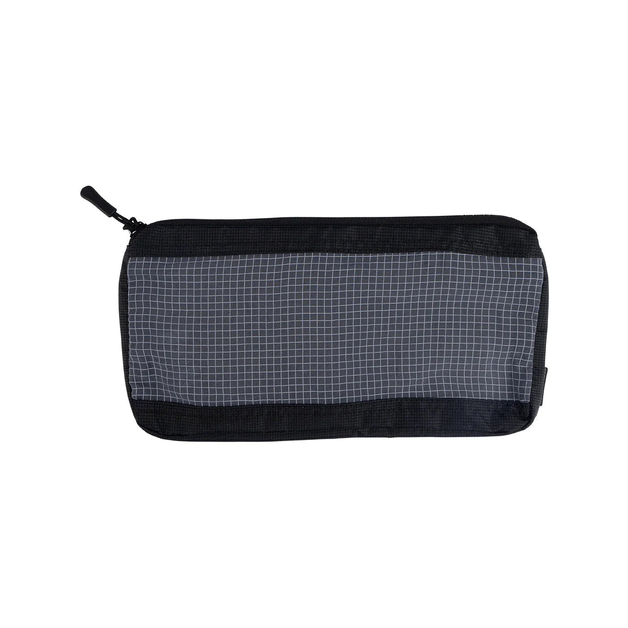 Die EBERLESTOCK Fade View Pouch Large ist eine rechteckige, schwarze Tasche mit einem grauen, gitterförmigen Vorderteil aus durchsichtigem Ripstop-Nylon auf weißem Grund - ideal für die intelligente Organisation der Ausrüstung.
