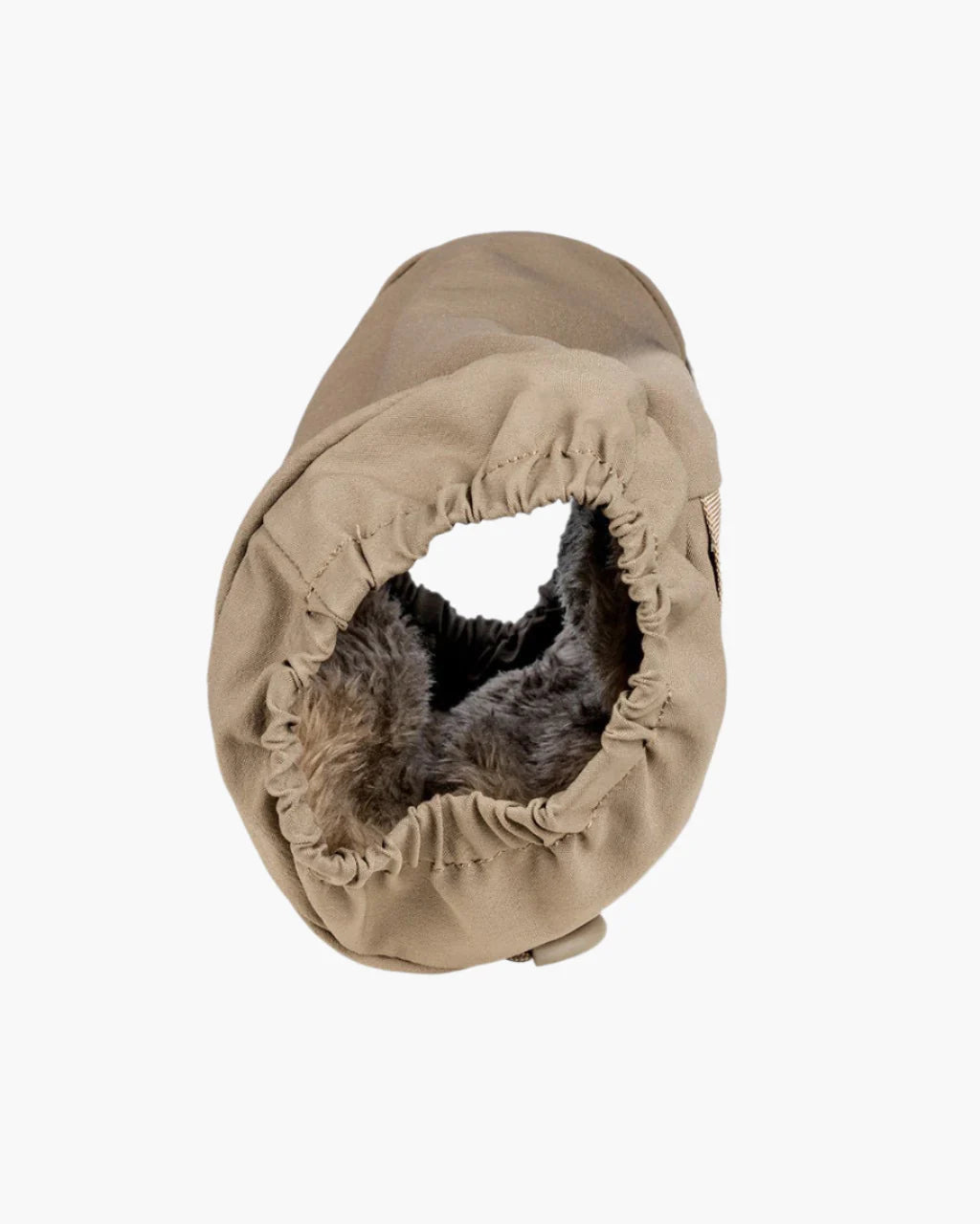 Der EBERLESTOCK Recon Handwarmer ist ein khakifarbenes, zylindrisches Stoffaccessoire mit elastischen Rändern und einem weichen, pelzigen Innenfutter. Die Abbildung zeigt das offene Ende vor einem weißen Hintergrund - ideal für die Verwendung mit Ihrem Bino-Gurt.