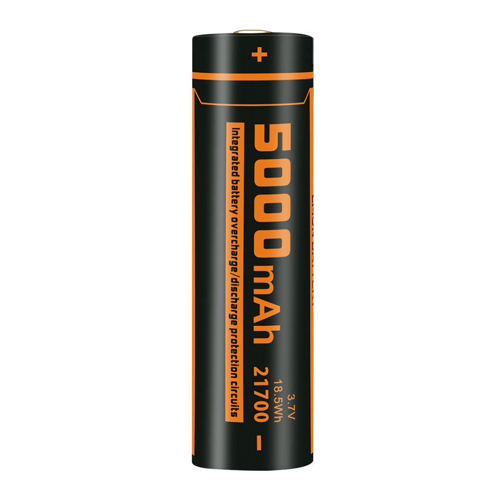 Der FITORCH Fitorch Akku 21700 ist ein schwarzer, zylindrischer 5000mAh Lithium-Ionen-Akku mit orangefarbener Markierung und Polaritätszeichen; kompatibel mit EA25.