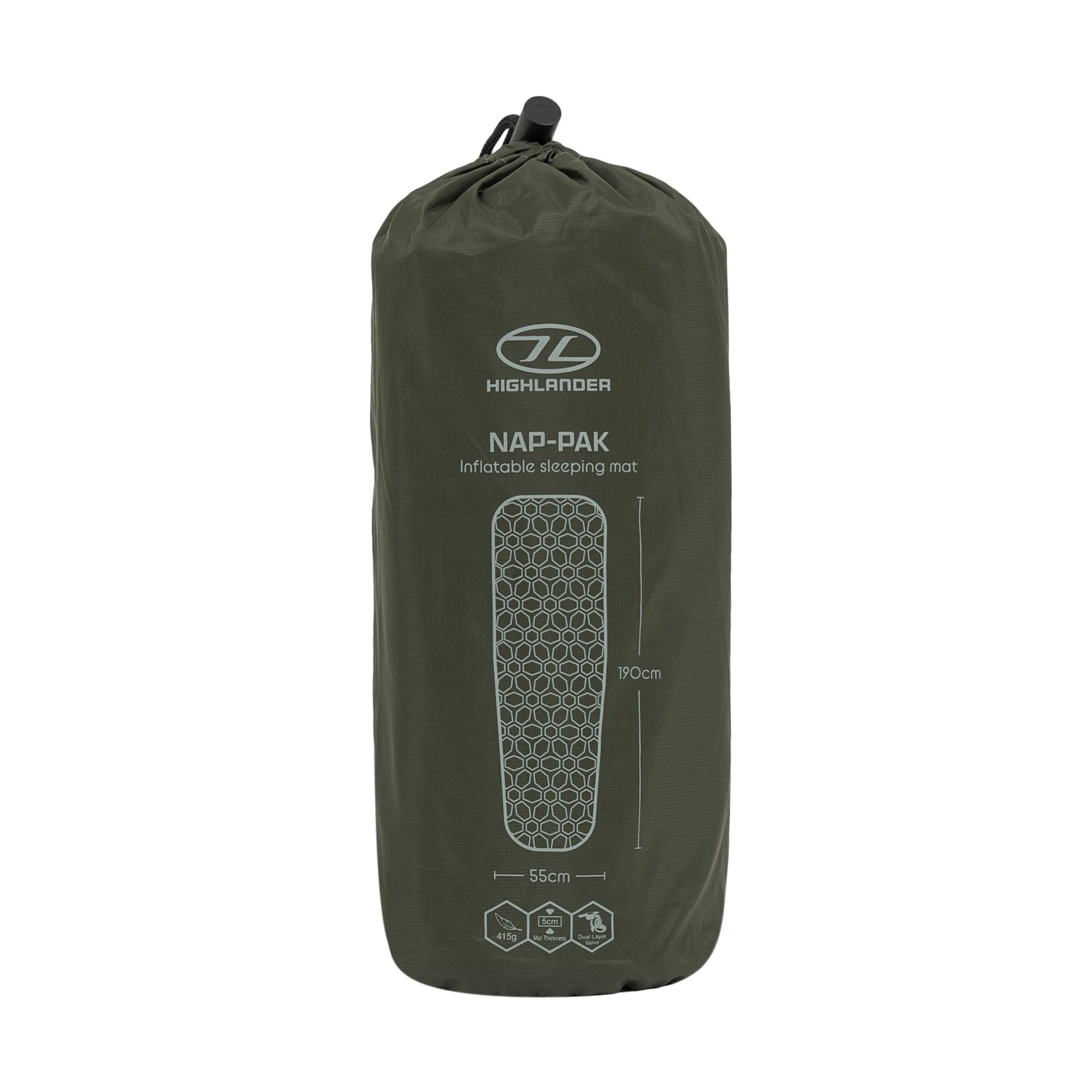 Eine grüne HIGHLANDER FORCES NAP-PAK aufblasbare Schlafmatte in ihrer Aufbewahrungstasche mit Markenlogo, Produktname und Umriss mit den Maßen 190 cm x 55 cm - eine ultraleichte Matte aus Ripstop-Nylon.