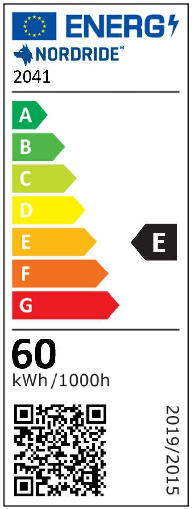 Europäisches Energielabel für den Nordride Arbeitsstrahler Power Light 60W von NORDRIDE: Bewertungsklasse E, Verbrauch 60 kWh/1000h, 5000 Lumen. Mit farbigen Balken A-G, QR-Code und EU- sowie NORDRIDE-Logos.