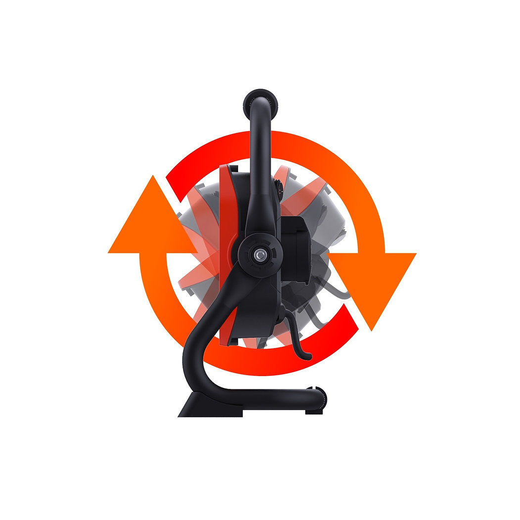 Ein schwarzer Heimtrainer mit großen orangefarbenen Pfeilen, die das Schwungrad umkreisen und die Bewegung veranschaulichen, wird von einem NORDRIDE Nordride Arbeitsstrahler Sector 60W 4000K auf weißem Hintergrund beleuchtet.