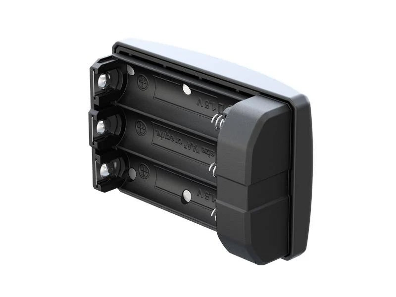 Der PULSAR Batteriehalter BPS 3x AA ist ein schwarzer Kunststoffhalter für drei AA-Batterien mit sichtbaren Metallkontakten und Federklemmen, der für die Verwendung mit Pulsar-Geräten konzipiert ist.