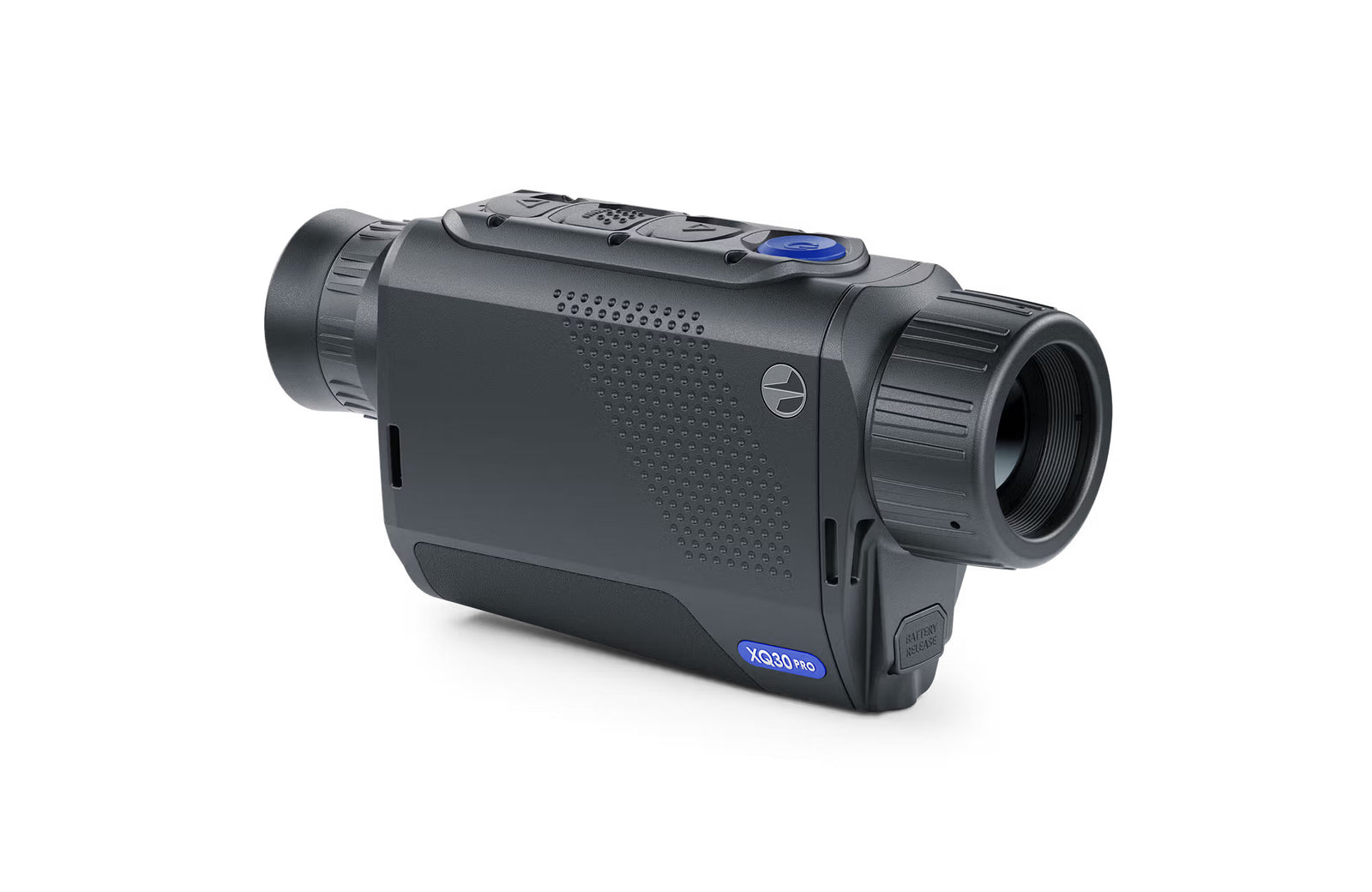 Ein schwarzes PULSAR Wärmebildgerät Axion XQ30 PRO mit strukturiertem Griff, Fokusring und mehreren Knöpfen - darunter ein auffälliger blauer - ist ideal für die Jagd. In der Nähe der unteren Ecke befindet sich die Aufschrift XC23/HD.