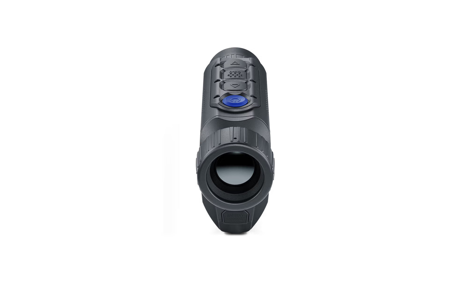 Ein PULSAR Wärmebildgerät Axion XQ30 PRO wird von vorne gezeigt, wobei die Linse und der markante blaue Bedienknopf - perfekt für die Jagd - vor einem weißen Hintergrund hervorgehoben werden.