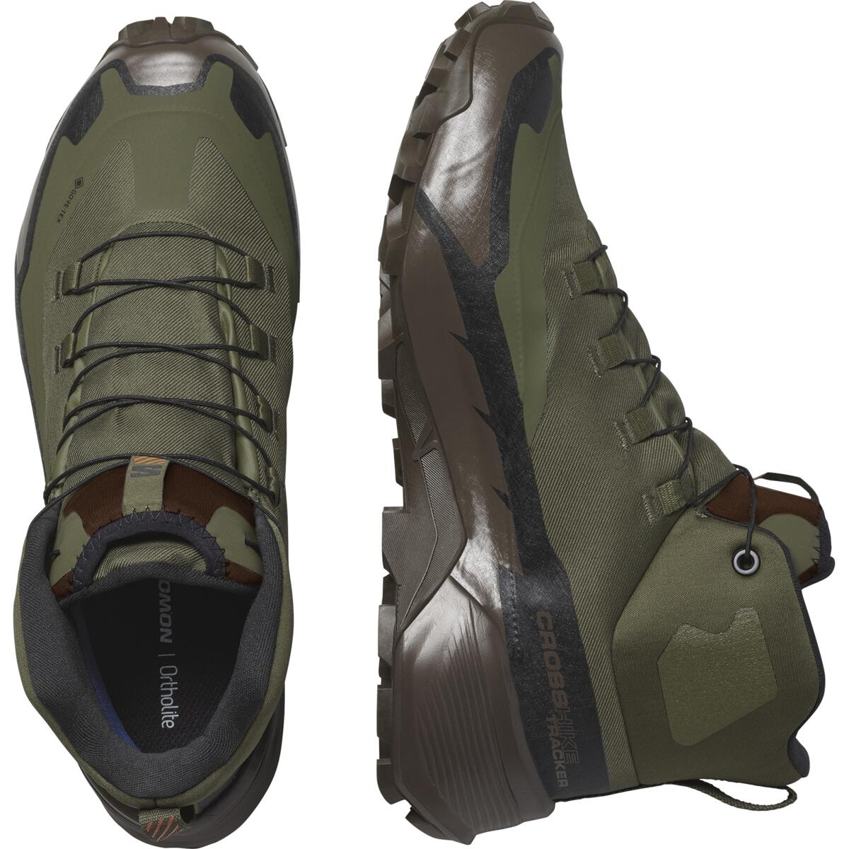 Zwei Salomon CROSS HIKE TRACKER GTX - Green / Earth Brown Schuhe von SALOMON TRACKER sind abgebildet: einer von oben, der die Schnürsenkel und die Innensohle zeigt, ein anderer von der Seite, der die robuste Sohle und das GORE-TEX Outdoor Hiking Design hervorhebt.