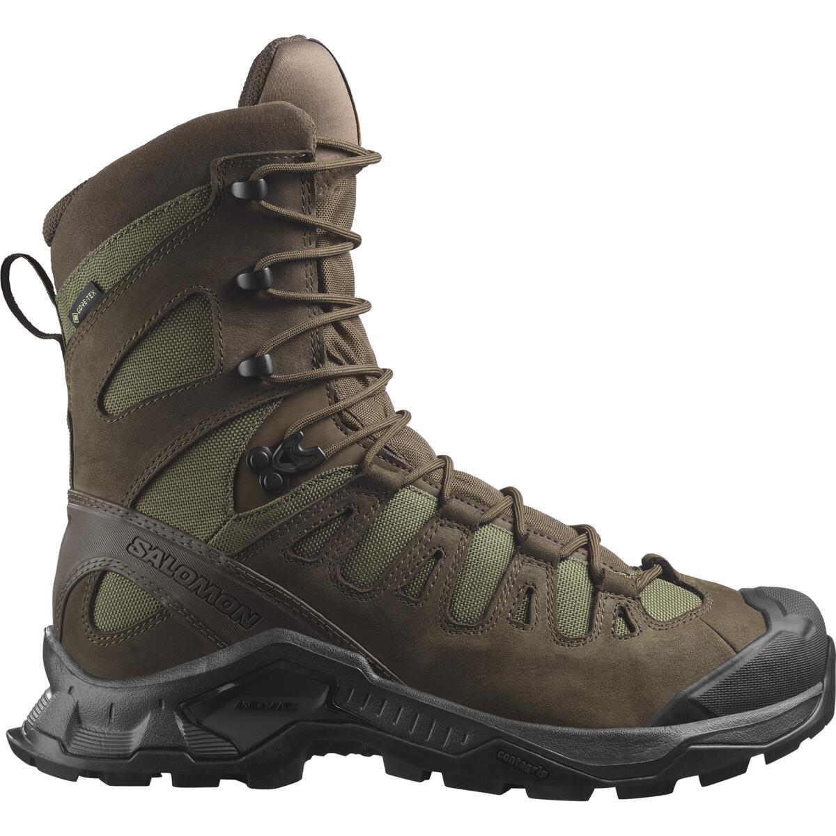Der SALOMON TRACKER QUEST TRACKER HIGH GTX in Earth Brown/Green verfügt über eine schwarze, robuste Sohle, eine Schnürung vorne, eine verstärkte Spitze, das Salomon-Branding und GORE-TEX, damit Ihre Füße bei jedem Abenteuer trocken bleiben.