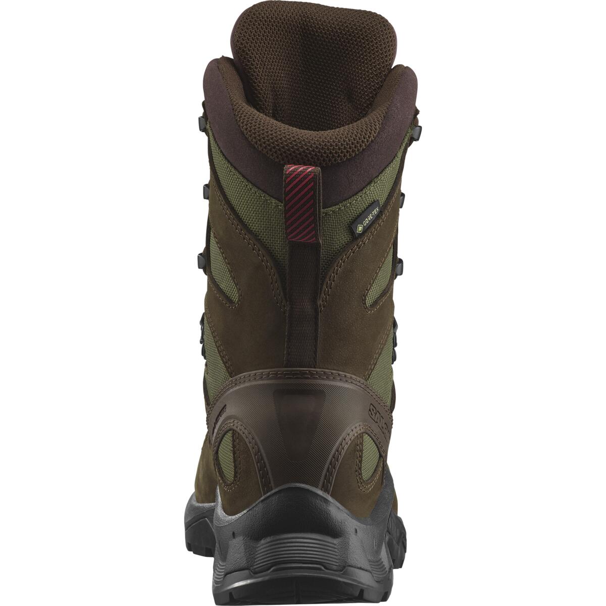 Die Rückansicht des SALOMON TRACKER QUEST TRACKER HIGH GTX - Earth Brown / Green zeigt den robusten Wanderstiefel mit robuster schwarzer Sohle, gepolstertem Kragen, Fersenzuglasche und GORE-TEX Design für zuverlässigen Wetterschutz.