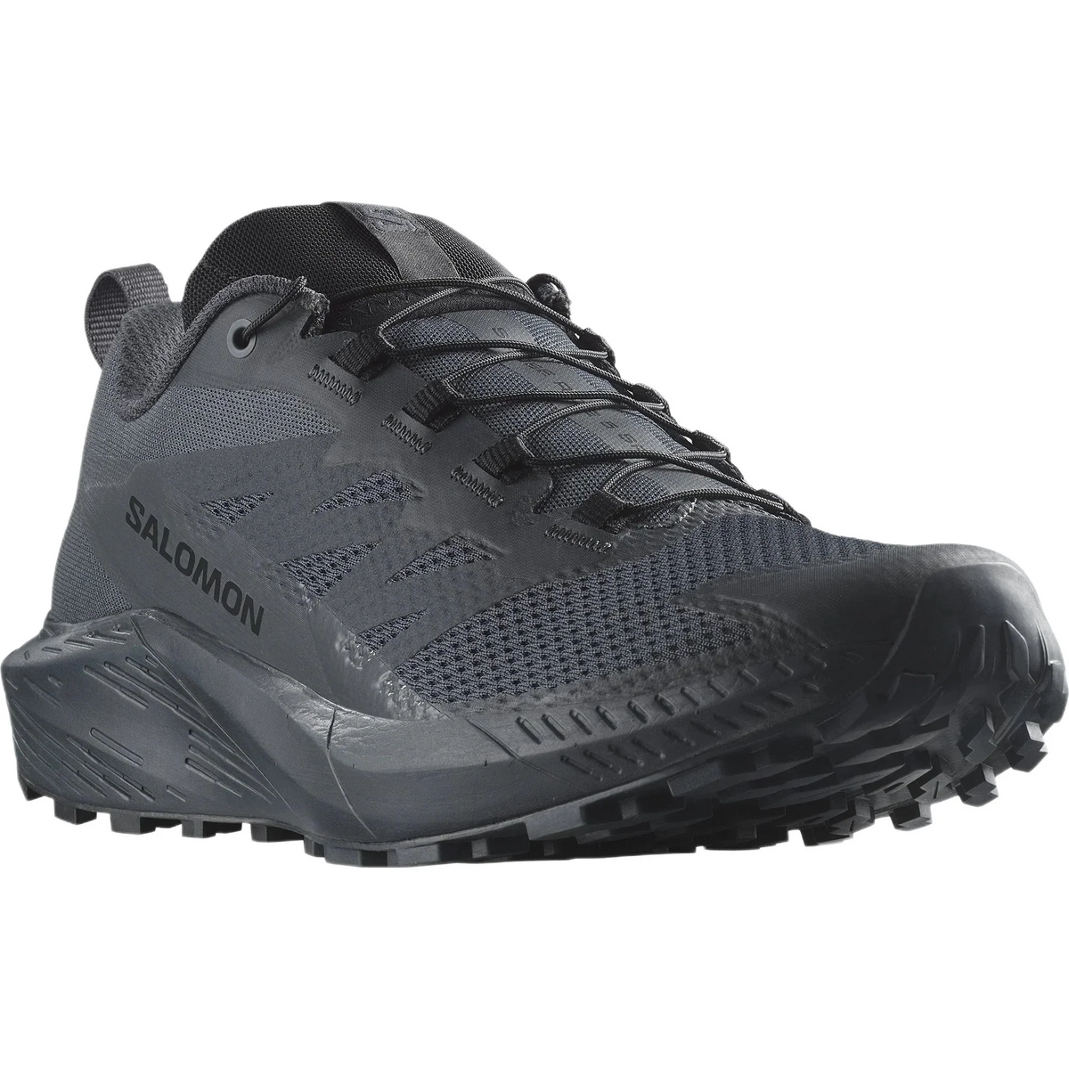 Der Salomon SENSE RIDE 5 SR - India Ink von SALOMON FORCES verfügt über ein strukturiertes Mesh-Obermaterial, verstärkte Overlays und eine All Terrain Contagrip Sohle für Grip auf unebenem Terrain.