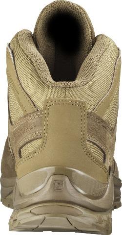 Rückansicht des SALOMON FORCES XA FORCES MID in Coyote Brown mit strukturiertem Obermaterial, verstärkter Ferse, robuster Außensohle und gepolstertem Kragen auf weißem Hintergrund.