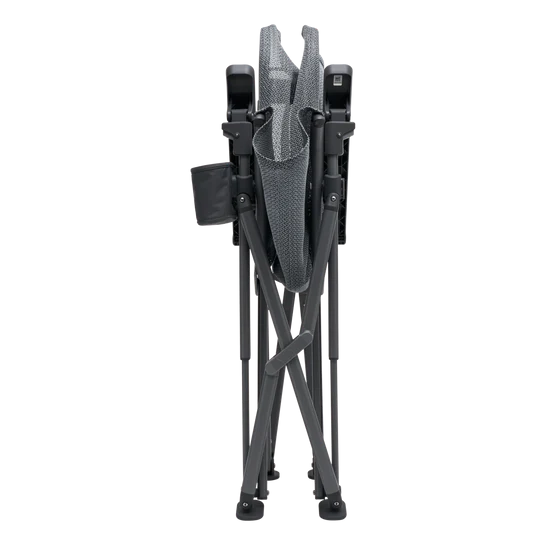 Ein YETI® Camping Stuhl Trailhead - Charcoal Hochstuhl von YETI ist vollständig zusammengeklappt mit einem Becherhalter auf einem hellen Hintergrund abgebildet.