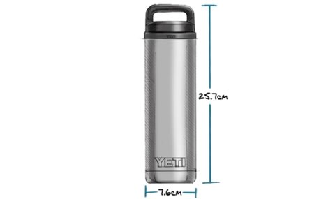 Eine YETI® Flasche Rambler 18 Oz in Tropical Pink mit schwarzem Deckel steht aufrecht. Sie ist 25,7 cm hoch und 7,6 cm im Durchmesser. Dank doppelwandiger Vakuumisolierung bleiben Getränke lange kalt oder heiß.