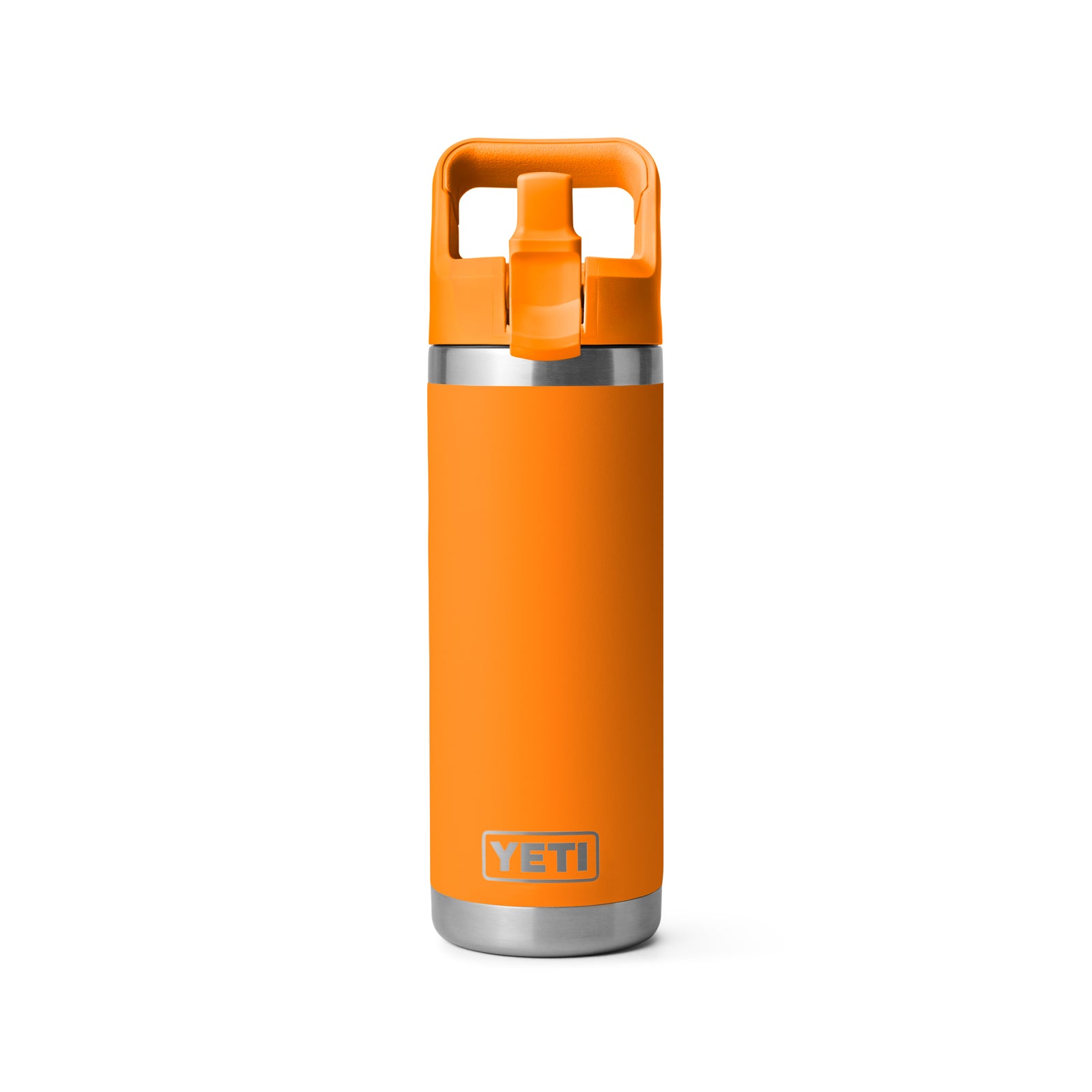 Die YETI® Flasche Rambler 18 Oz Straw Bottle - King Crab mit Trinkhalmdeckel, Henkel und YETI-Logo am Boden ist vor weißem Hintergrund zu sehen.