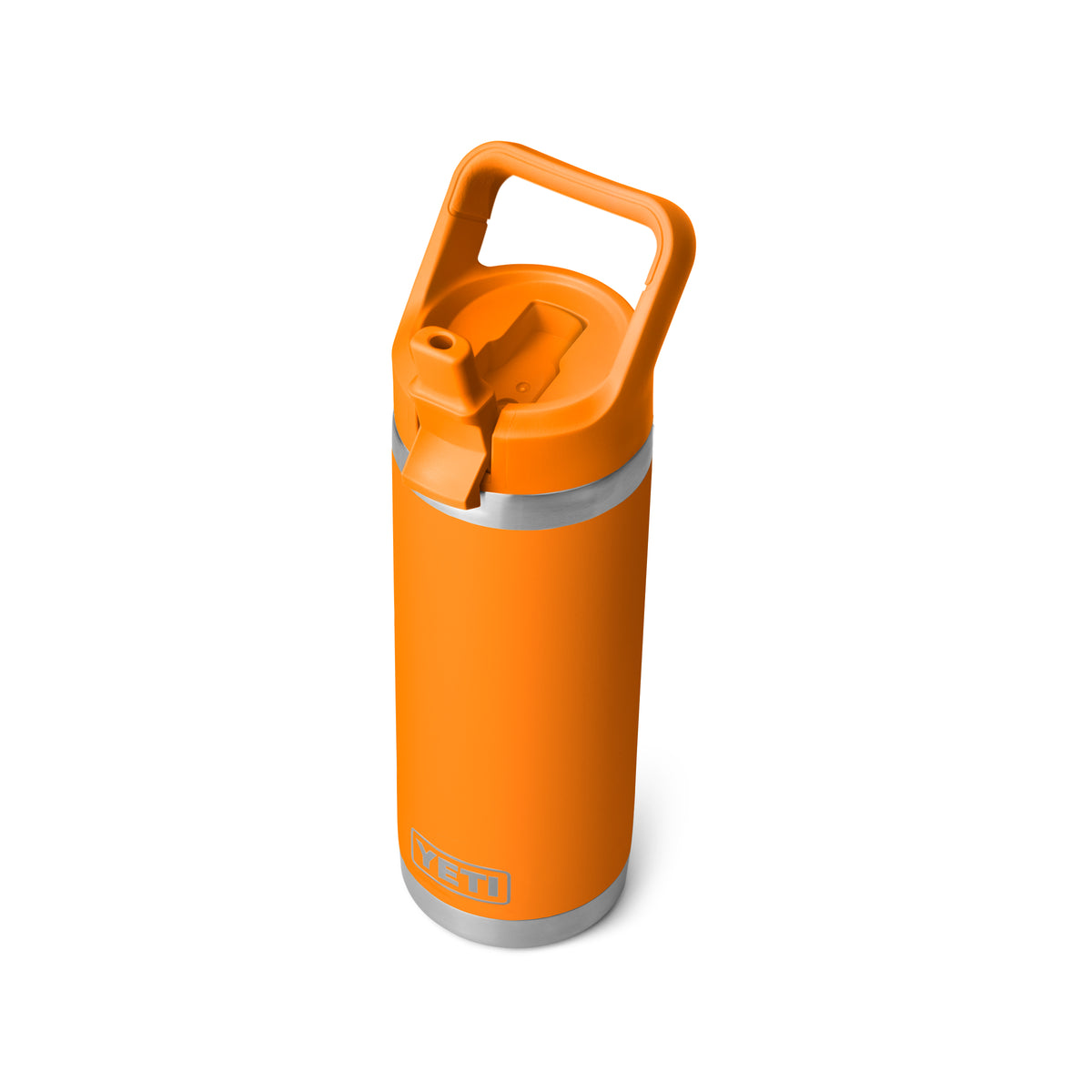 Die YETI® Flasche Rambler 18 Oz Straw Bottle - King Crab verfügt über doppelwandige Vakuumisolierung, einen Flip-Top Trinkhalmdeckel, robusten Tragegriff, Silberband am Hals und Logo nahe dem Boden - abgebildet vor weißem Hintergrund.