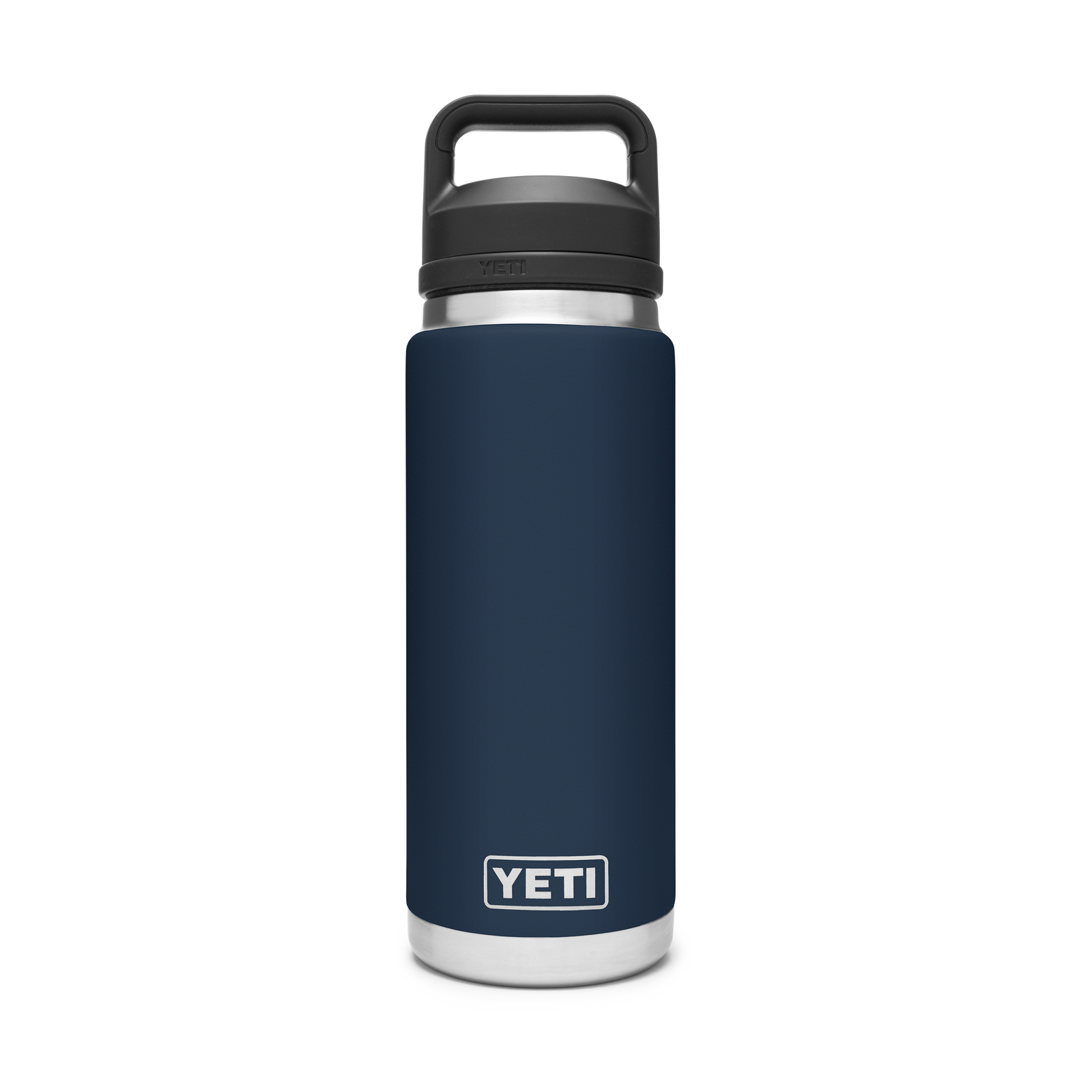 Die YETI® Flasche Rambler 26 Oz - Navy aus Edelstahl mit schwarzem, auslaufsicherem Trinkhalmdeckel steht aufrecht vor schlicht weißem Hintergrund.