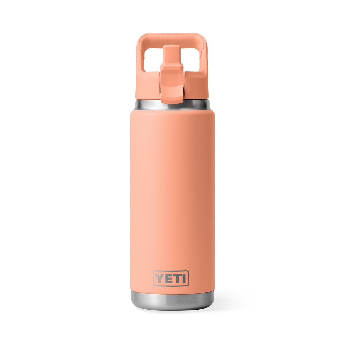 Die YETI® Flasche Rambler 26 Oz Straw in Lowcountry Peach mit silbernem Boden, passendem Henkel und Trinkhalmdeckel steht vor weißem Hintergrund; sie ist aus Edelstahl und doppelwandig isoliert.