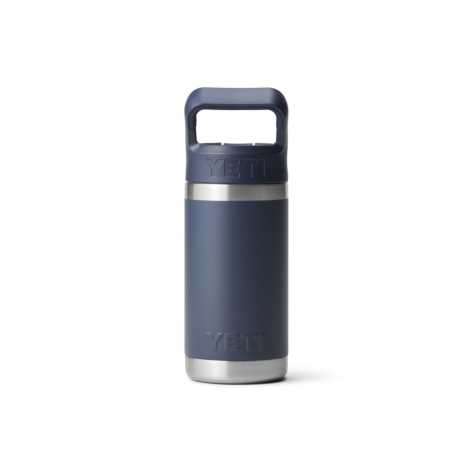 Die YETI® Flasche Rambler JR 12 Oz Straw Bottle in Navy verfügt über ein vakuumisoliertes Edelstahl-Design mit einem Henkel auf dem Deckel und dem YETI Logo, das sowohl auf dem Körper als auch auf dem Deckel eingeprägt ist, dargestellt auf einem schlichten weißen Hintergrund.