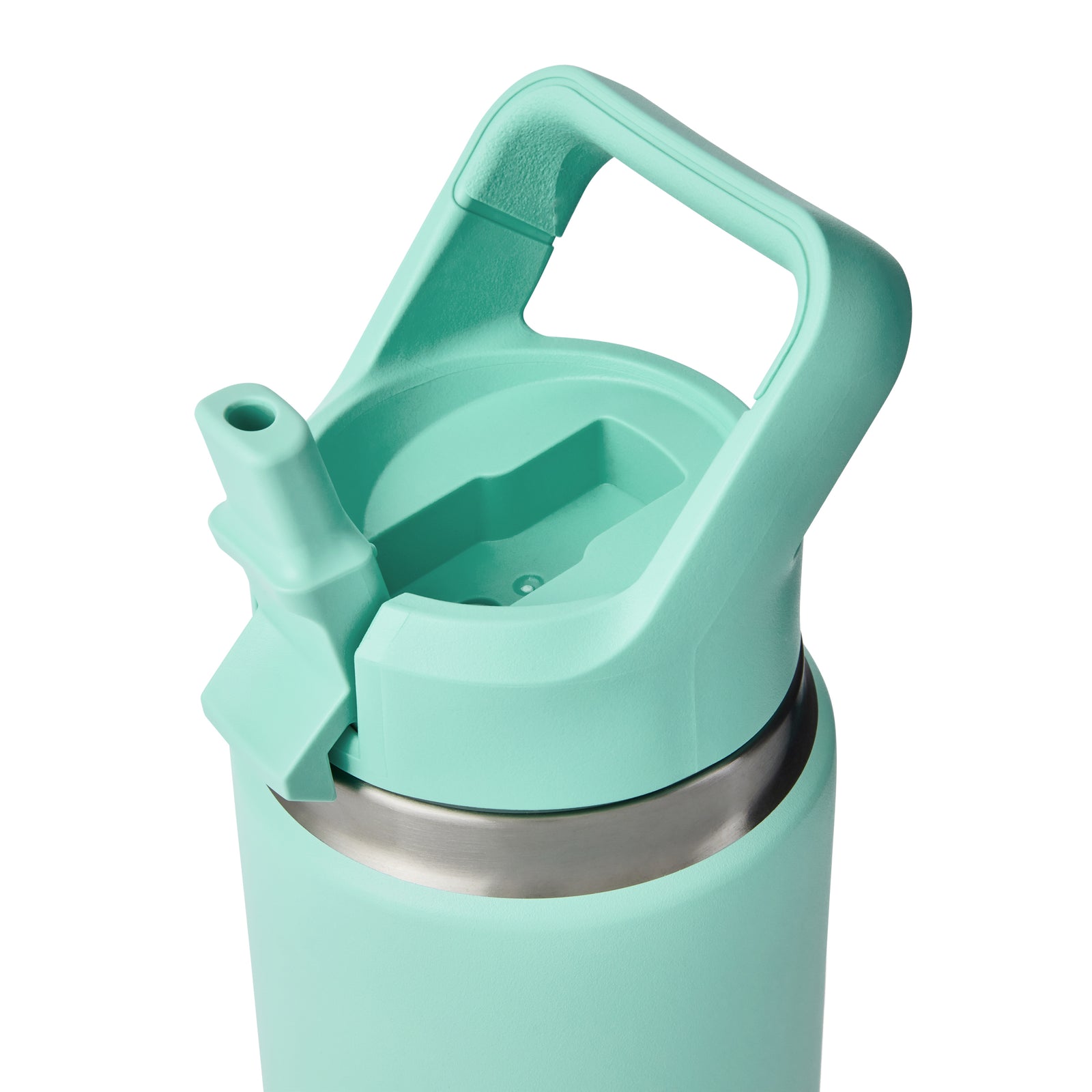 Eine Nahaufnahme der YETI® Flasche Rambler JR 12 Oz Straw Bottle in Seafoam, einer vakuumisolierten Mehrweg-Trinkflasche mit Griff und Flip-up-Strohhalm-Deckel von YETI, ist vor einem weißen Hintergrund abgebildet.
