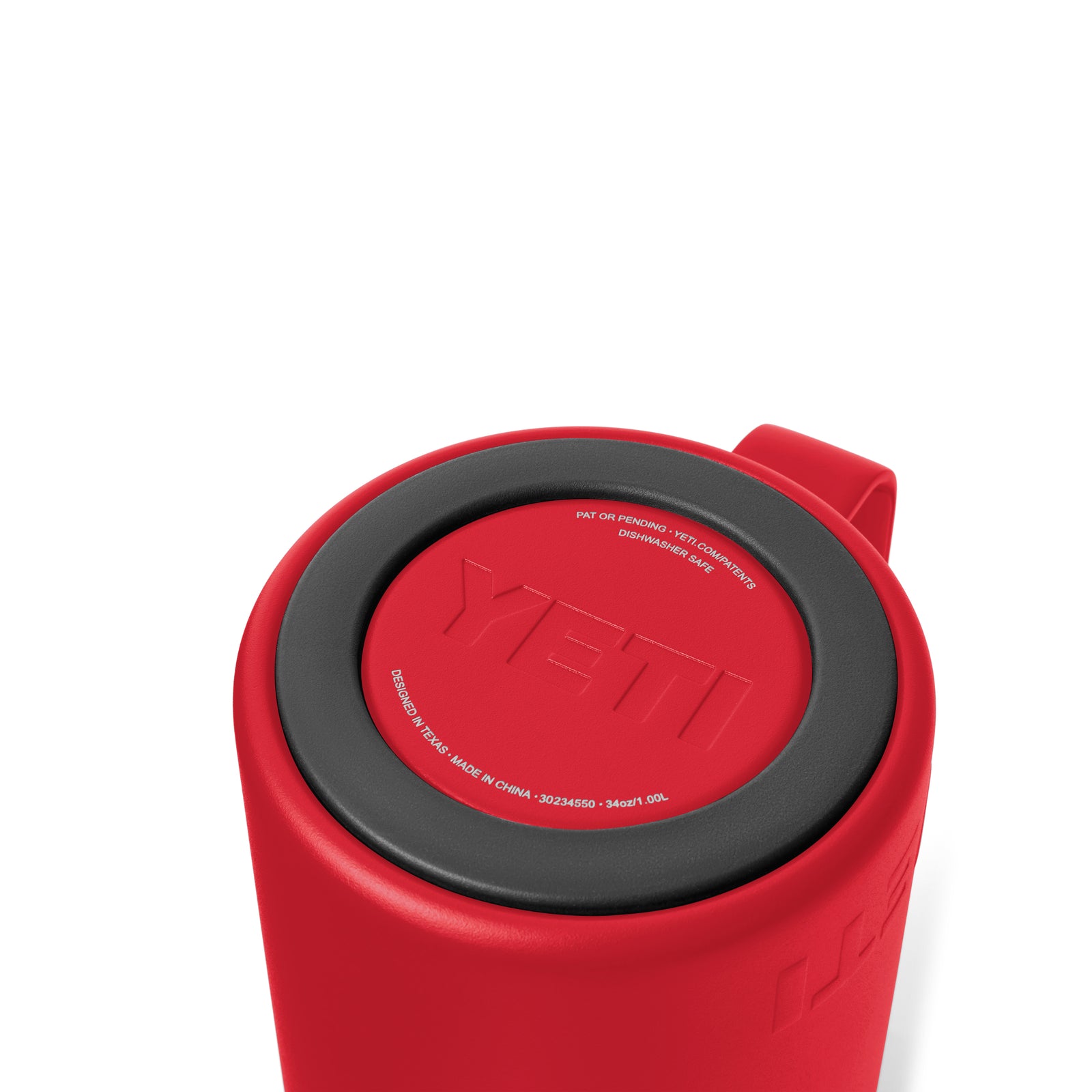 Die YETI® French Press 34 Oz in Rescue Red, von oben auf weißem Hintergrund abgebildet, hat einen schwarzen Deckel mit geprägtem YETI-Branding - dieser spülmaschinenfeste vakuumisolierte Edelstahlkrug ist ideal für tägliche Abenteuer.