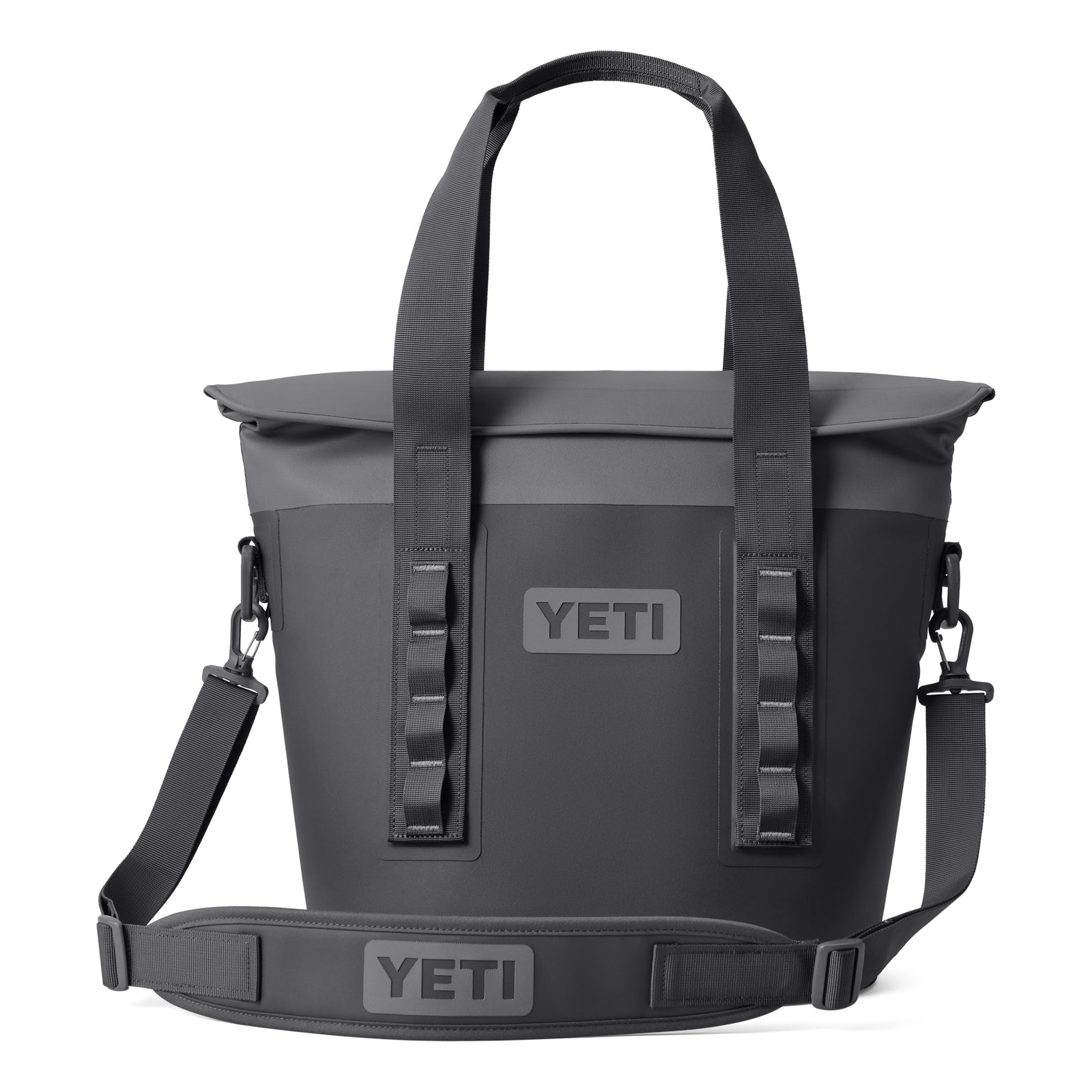 Die YETI® Hopper M15 Soft Cooler in Anthrazit verfügt über zwei Griffe, einen abnehmbaren Schultergurt und ein auffälliges YETI-Branding - Ihre ultimative Soft Cooler für jedes Abenteuer.
