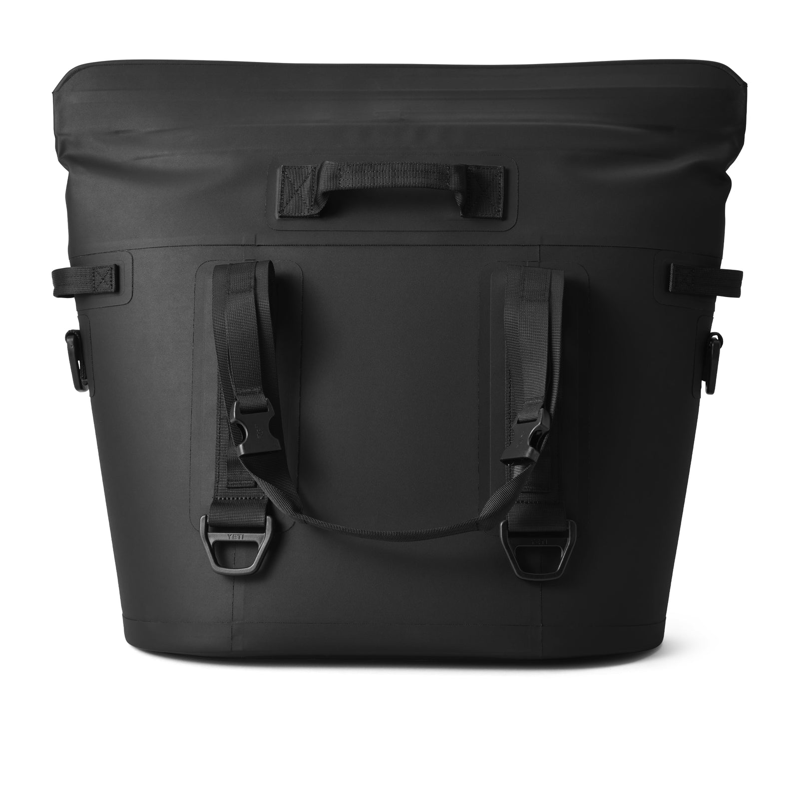 Die YETI® Hopper M30 Soft Cooler in Schwarz verfügt über einen Rolltop-Verschluss, einen oberen Griff, verstellbare Schultergurte mit Schnallen und seitliche Befestigungspunkte. Abgebildet von der Rückseite auf einem weißen Hintergrund.