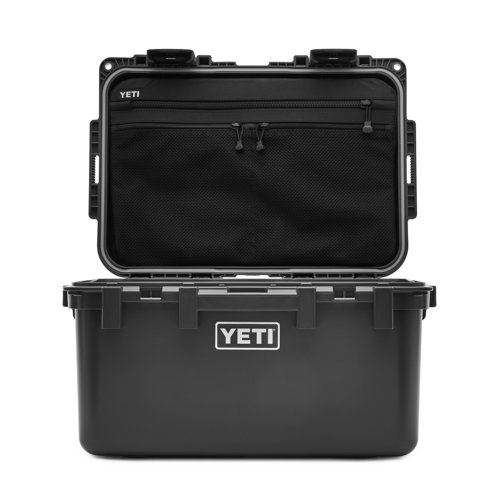 Eine anthrazitfarbene YETI® LoadOut GoBox 30 mit geöffnetem Deckel offenbart zwei Netztaschen mit Reißverschluss im Inneren und das YETI-Logo auf dem Deckel und der Vorderseite - eine robuste, wasserdichte Ausrüstungsbox zur sicheren Aufbewahrung.