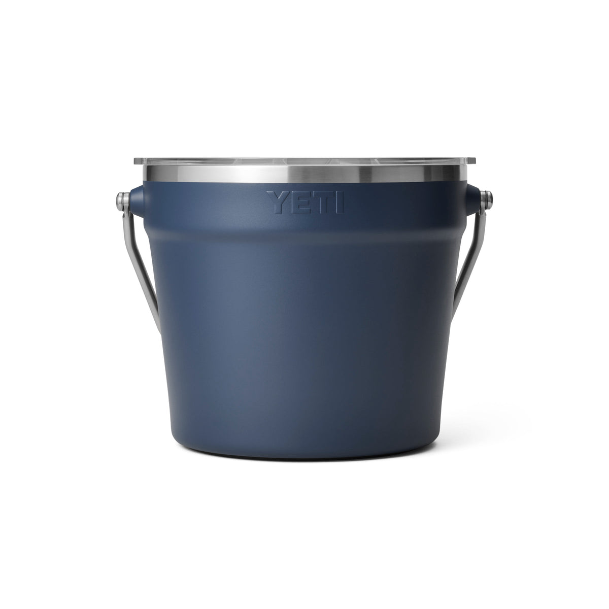 Der YETI® Rambler® 7,6 Liter Getränkekübel - Navy verfügt über eine doppelwandige Vakuumisolierung, einen Rand aus Edelstahl und einen robusten Metallgriff, der für dauerhafte Isolierung und Stärke sorgt; abgebildet auf weißem Hintergrund.