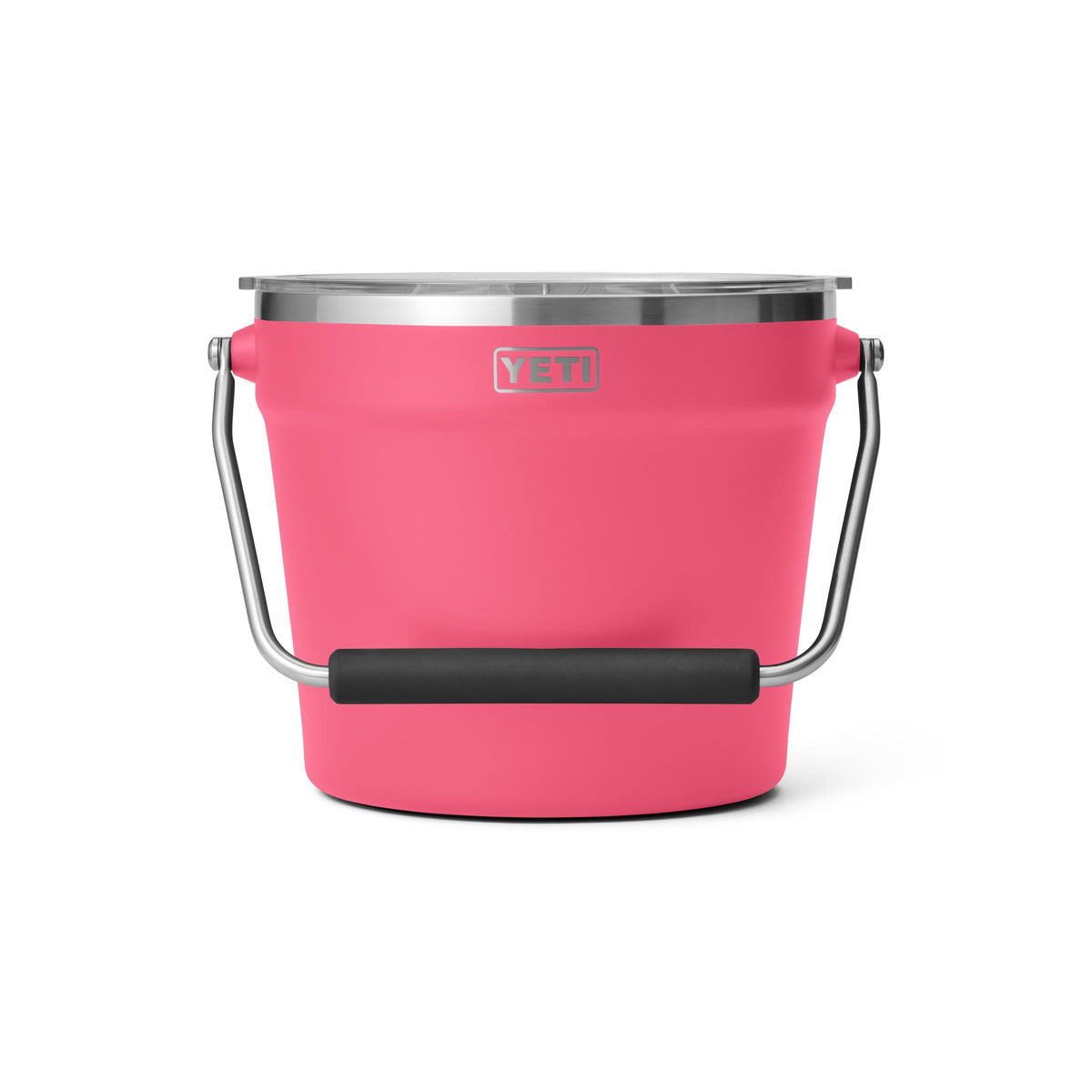 Der YETI® Rambler® 7,6-Liter-Getränkekübel in Tropical Pink mit silbernem Rand und stabilem Metallhenkel mit schwarzem Griff ist auf weißem Hintergrund abgebildet - perfekt für einen stilvollen Getränkekühler.