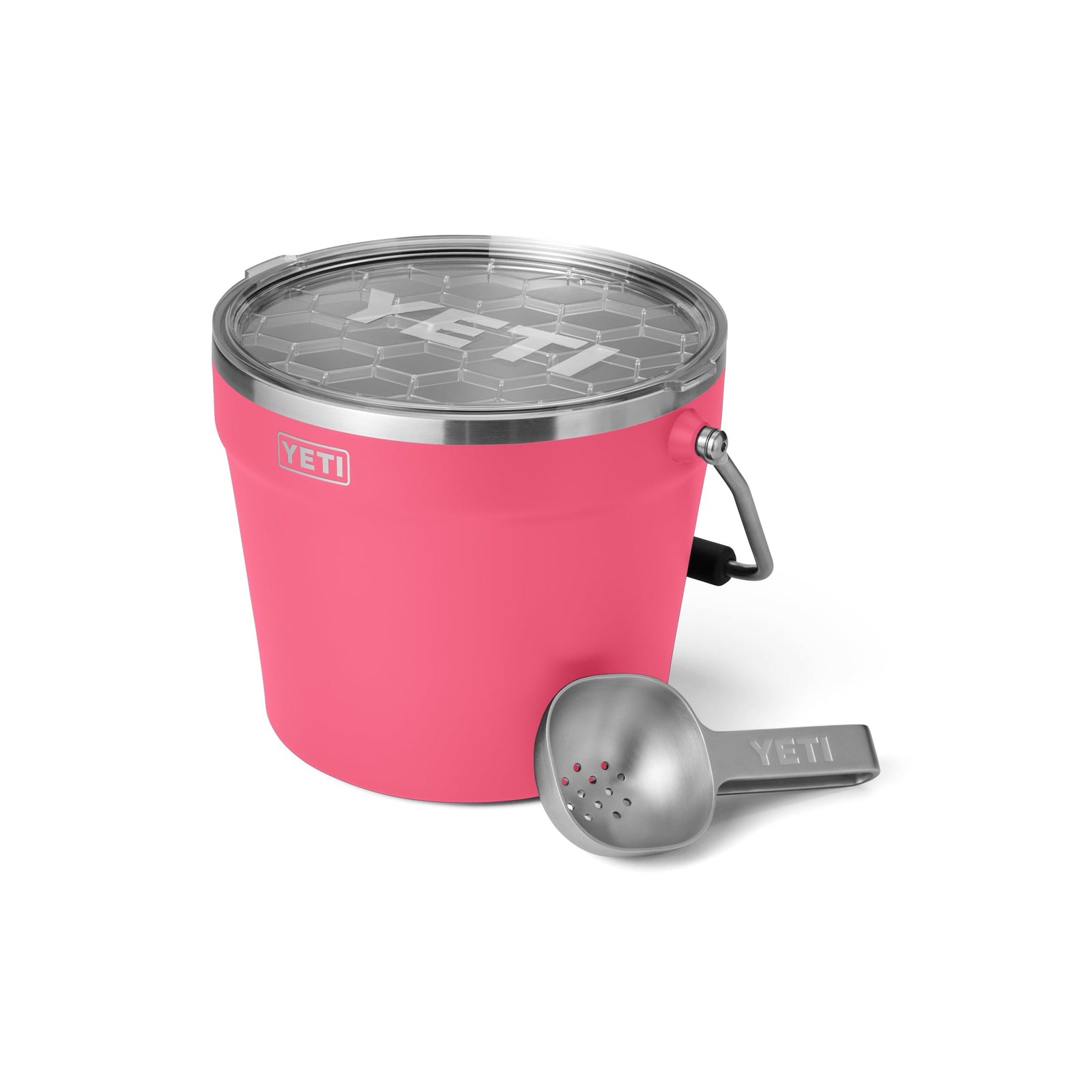 Der YETI® Rambler® 7,6-Liter-Getränkekübel in Tropical Pink verfügt über einen durchsichtigen Deckel mit Sechseckmuster, einen Metallgriff und einen Eisportionierer aus Edelstahl und ist damit eine stilvolle und praktische Wahl von YETI.