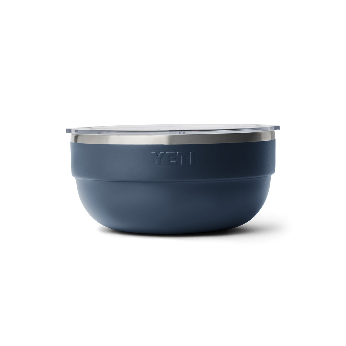 Die YETI® Rambler Bowl Large - Navy von YETI, eine isolierte Schale mit mattem Finish und geprägtem Logo, ist auf einem weißen Hintergrund mit einem klaren Kunststoffdeckel abgebildet.