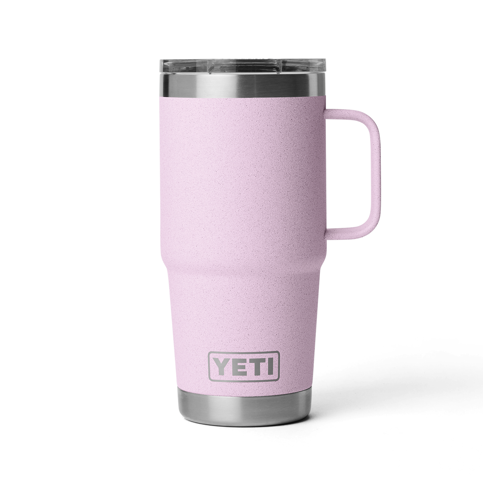 Der YETI® Reisebecher Rambler 20 Oz - Cherry Blossom, ein großer hellrosa Reisebecher mit Henkel, Edelstahlakzenten und auslaufsicherem Deckel von YETI, ist auf einem schlichten weißen Hintergrund abgebildet.