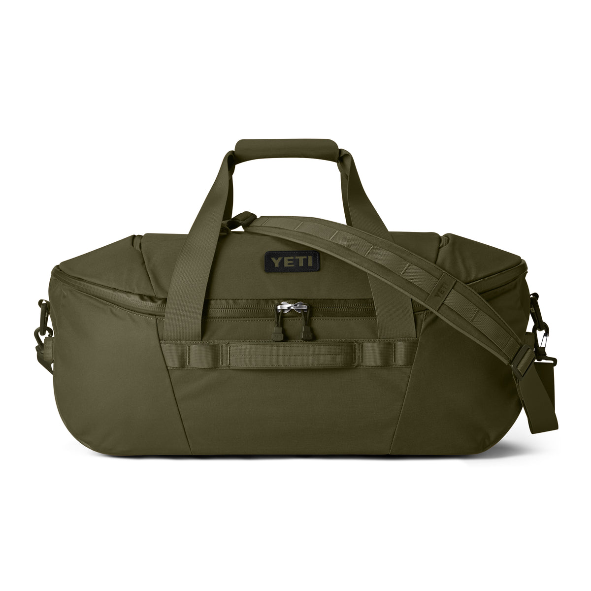 Eine YETI® Reisetasche Crossroads® 60L - Olive, aus wasser- und abriebfestem TuffSkin Nylon mit zwei Tragegriffen, abnehmbarem Schultergurt und Front-Reißverschlusstasche, wird auf weißem Hintergrund präsentiert.
