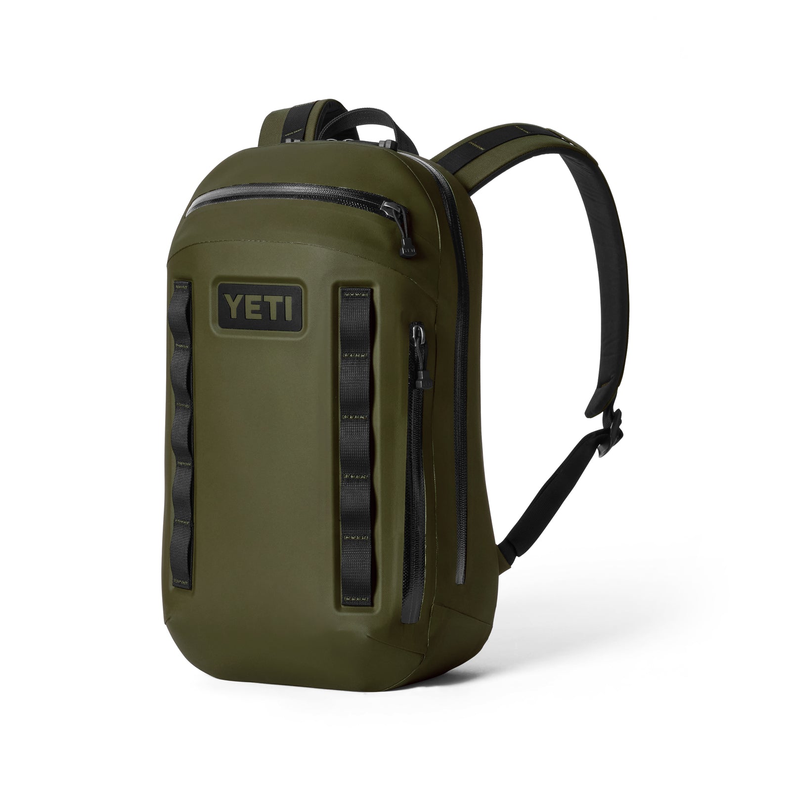 Der YETI® Rucksack Cayo™ 15L in Oliv verfügt über schwarze Akzente, einen Griff an der Oberseite, zwei Reißverschlussfächer und Gurtbandschlaufen an der Vorderseite. Dieser nassfeste Rucksack von YETI ist auf einem schlichten weißen Hintergrund abgebildet.