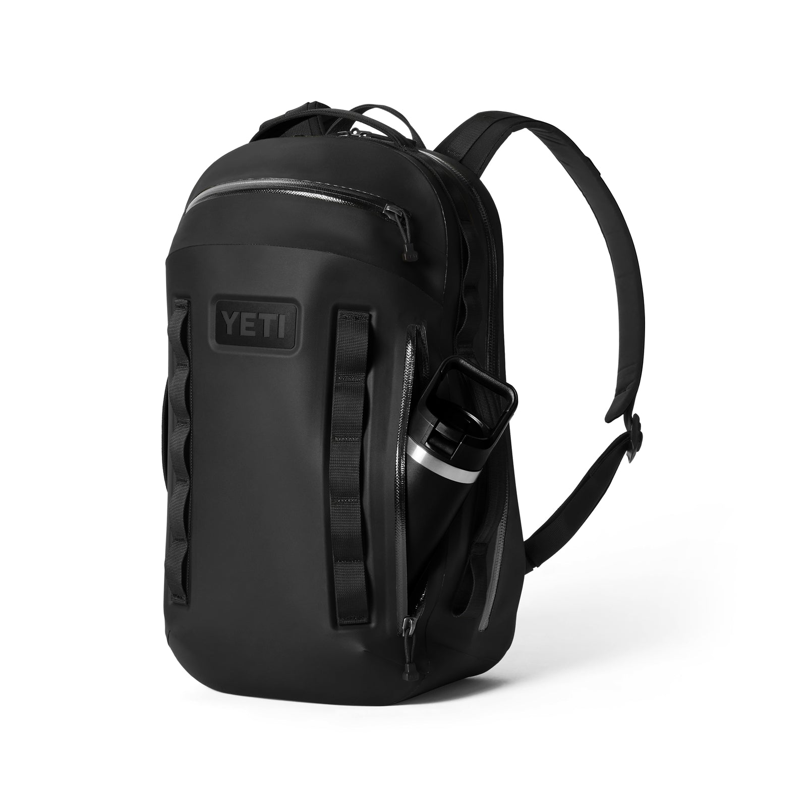 Der YETI® Rucksack Cayo™ 25L - Black verfügt über einen Griff an der Oberseite, zwei Schultergurte, eine Reißverschlusstasche an der Vorderseite, seitliche Schlaufen und eine Seitentasche für deine Flasche - der ultimative wetterfeste Rucksack für jedes Abenteuer.