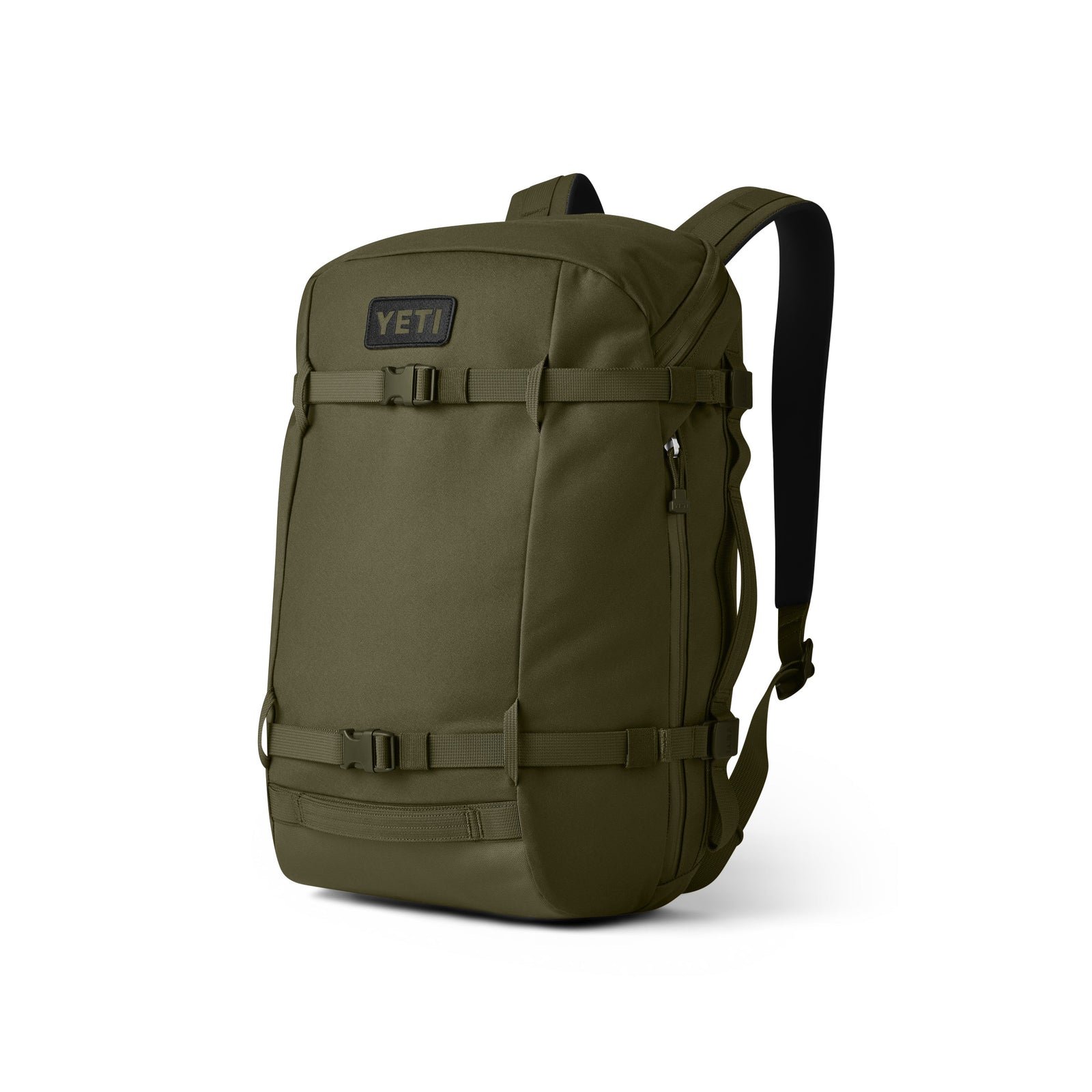 Der YETI® Rucksack Crossroads® 22L - Olive verfügt über gepolsterte Gurte, Frontschnallen und eine Reißverschlusstasche, abgebildet auf weißem Hintergrund - ein robuster Tagesrucksack für tägliche Abenteuer.