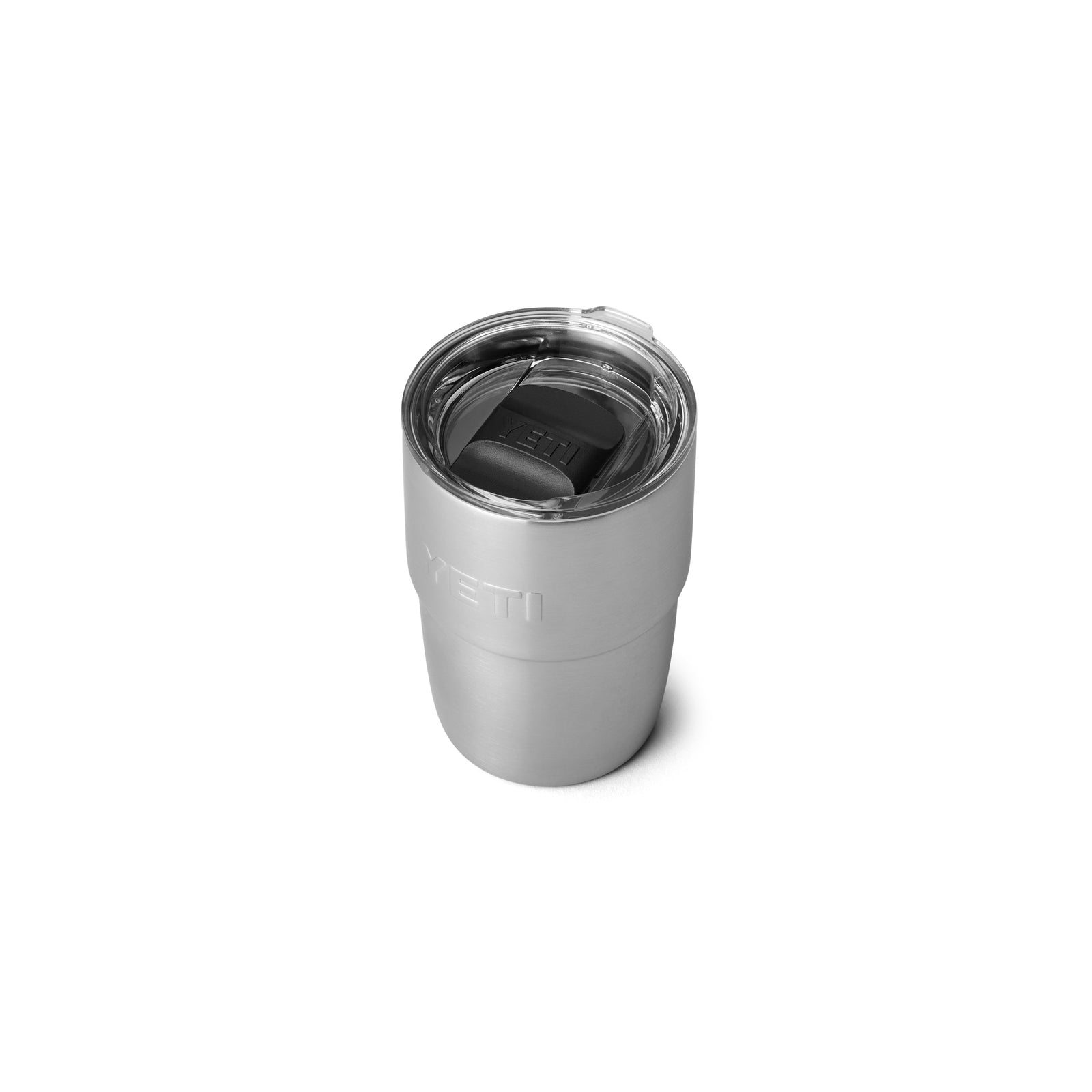 YETI® Stapelbarer Becher Rambler 8 Oz aus Edelstahl mit klarem MagSlider Deckel von YETI, abgebildet auf weißem Hintergrund.