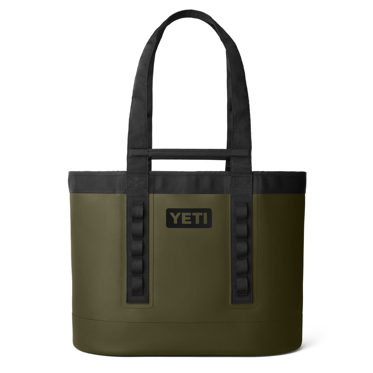 Die YETI® Tragetasche Camino® Carryall 50 - Olive ist eine wasserdichte Tasche in Olive mit schwarzen Griffen, Webbing-Akzenten, MOLLE-Schlaufen an den Seiten und YETI Logo-Patch auf der Front, präsentiert vor weißem Hintergrund.