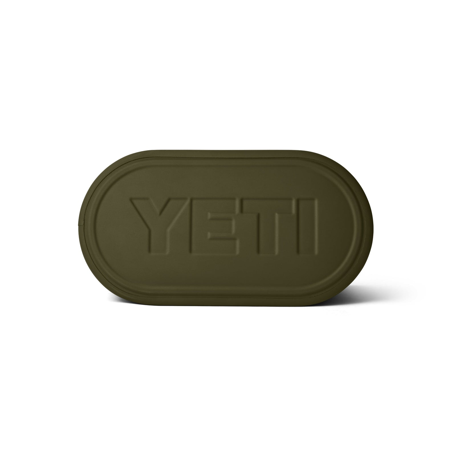 Ein dunkelolivgrüner, ovaler Deckel mit der Prägung "YETI", der auf die YETI® Tragetasche Camino® Carryall 50 - Olive passt und die Ausrüstung trocken hält, ist auf einem schlichten weißen Hintergrund abgebildet.