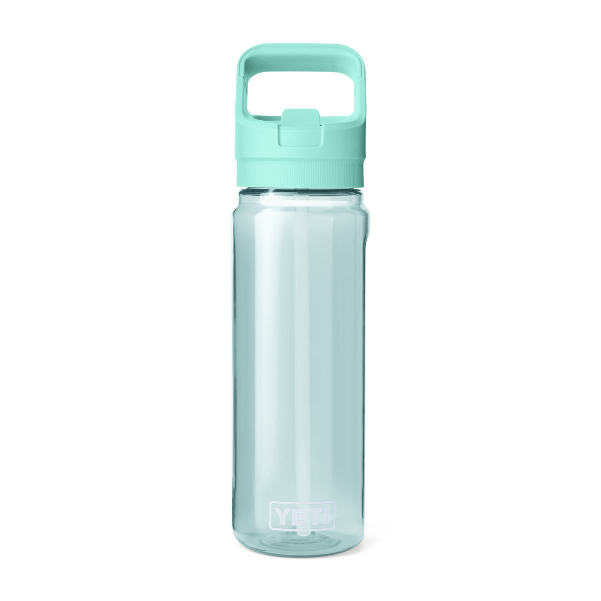 Die YETI® Yonder™ 750ml Strohhalm-Wasserflasche in Seafoam hat einen klaren, BPA-freien Körper, eine breite Öffnung, einen helltürkisfarbenen Schraubdeckel mit rechteckigem Tragegriff und ein schlankes, modernes Design.