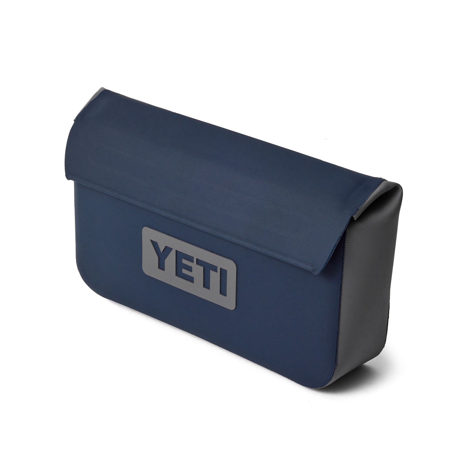 Die YETI® Zubehörtasche - Sidekick® 1L in Navy ist eine rechteckige, wasserdichte Tasche mit Klappverschluss und auffälligem YETI-Logo - ideal für Outdoor-Abenteuer als zuverlässiger YETI-Begleiter.