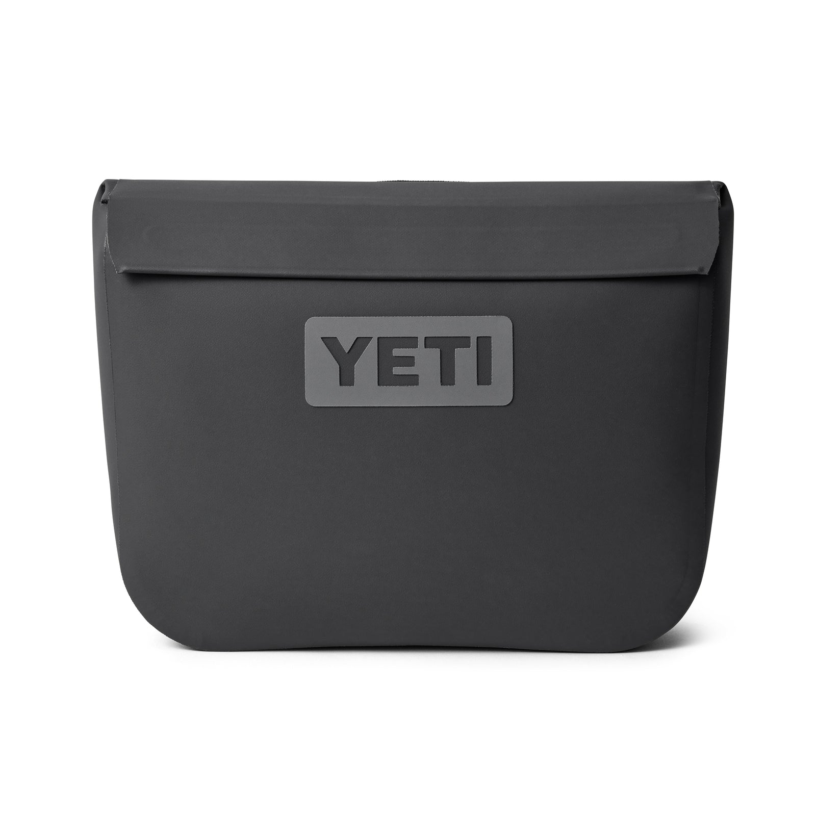 Die schwarze YETI® Zubehörtasche Sidekick® 6L mit Klappe und grauem YETI-Logo ist ideal als wasserdichte Zubehörtasche für Outdoor-Ausrüstung.