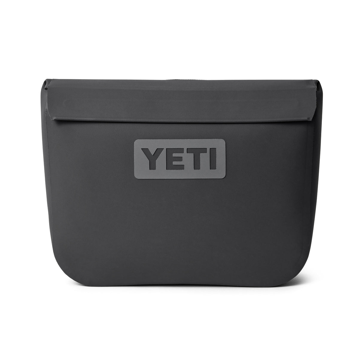 Die YETI® Zubehörtasche - Sidekick® 6L in Charcoal ist eine rechteckige, wasserdichte Tasche mit Klappverschluss und zentriertem YETI-Logo - perfekt, um Ihre Ausrüstung bei jedem Abenteuer trocken zu halten.
